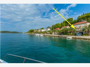 Apartment Middle Dalmatian islands,Book  Proti From 22 €