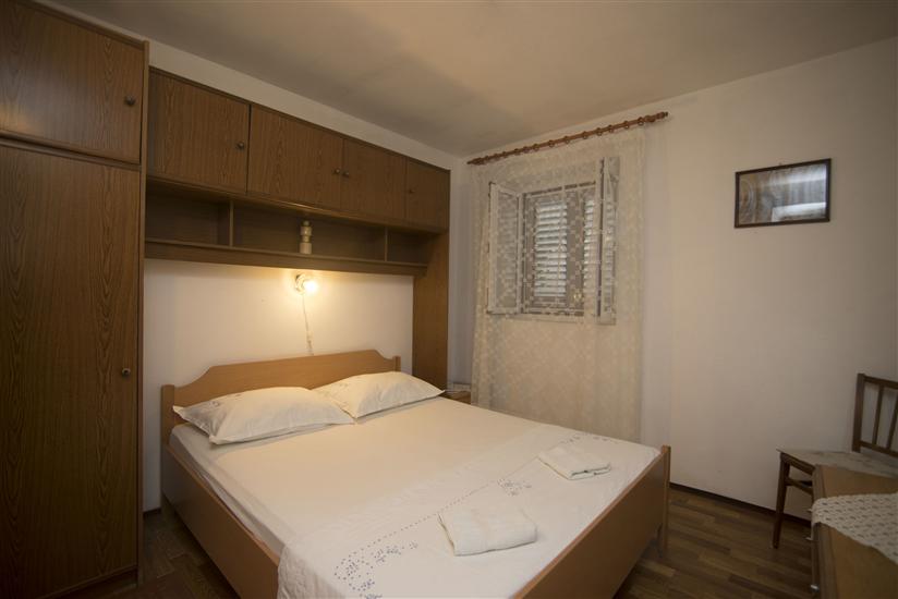 Room S2, for 2 persons