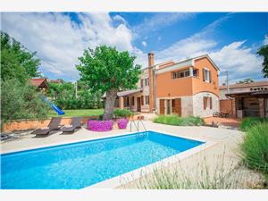 Accommodation with pool Green Istria,Book  Petra From 29 €