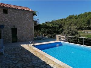 Hébergement avec piscine Les iles de la Dalmatie centrale,Réservez  Slivje De 56 €