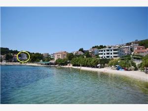 Beachfront accommodation Split and Trogir riviera,Book  Jakov From 6 €