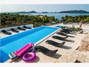 Privat boende med pool Zadars Riviera,Boka  2 Från 327 SEK