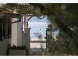Apartmán Maslina Zadar, Prostor 55,00 m2, Vzdušní vzdálenost od moře 10 m, Vzdušní vzdálenost od centra místa 50 m