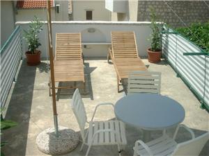 Apartment Middle Dalmatian islands,Book  Cukarin From 7 €