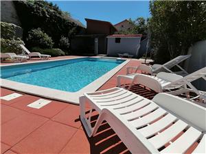 Appartamenti APARTMENT ANGELO WITH PRIVATE POOL Privlaka (Zadar), Dimensioni 120,00 m2, Alloggi con piscina