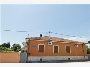 Room Orietta Istria, Size 25.00 m2, Airline distance to town centre 50 m
