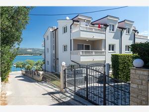 Apartment Split and Trogir riviera,Book  Tokić From 10 €