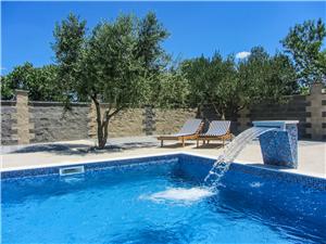 Hébergement avec piscine Riviera de Zadar,Réservez  Svarog De 18 €