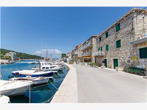 Stone house Middle Dalmatian islands,Book  Pavlimir From 10 €