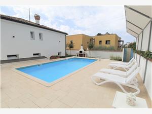 Haus Casa Fabris with Pool Umag, Größe 100,00 m2, Privatunterkunft mit Pool, Luftlinie bis zum Meer 200 m