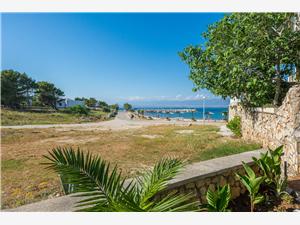 Apartments Andelic Vir - island Vir, Size 46.00 m2, Airline distance to the sea 20 m