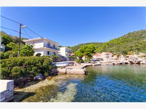 Apartment South Dalmatian islands,Book  Paolo From 11 €