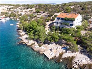 Hiša na samem Srednjedalmatinski otoki,Rezerviraj  place Od 13 €