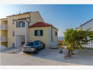 Apartment Middle Dalmatian islands,Book  Marina From 9 €