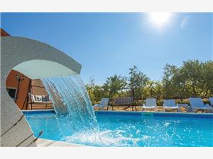 Villa Villa Olea Kastel Novi, Größe 300,00 m2, Privatunterkunft mit Pool