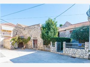 Dom Romanca Sukosan (Zadar), Rozloha 50,00 m2, Vzdušná vzdialenosť od mora 100 m, Vzdušná vzdialenosť od centra miesta 25 m